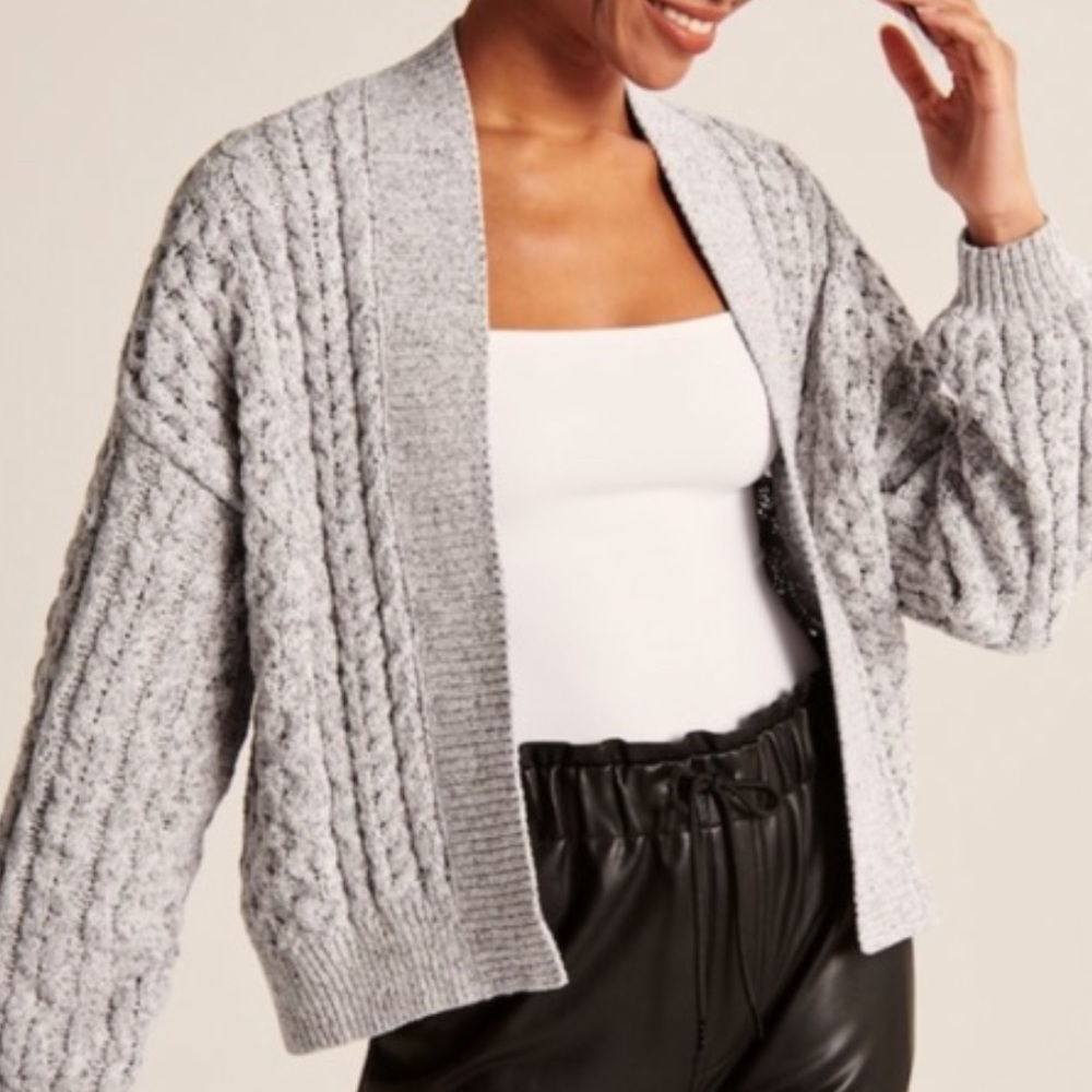 Chenille Cable
Cardigan